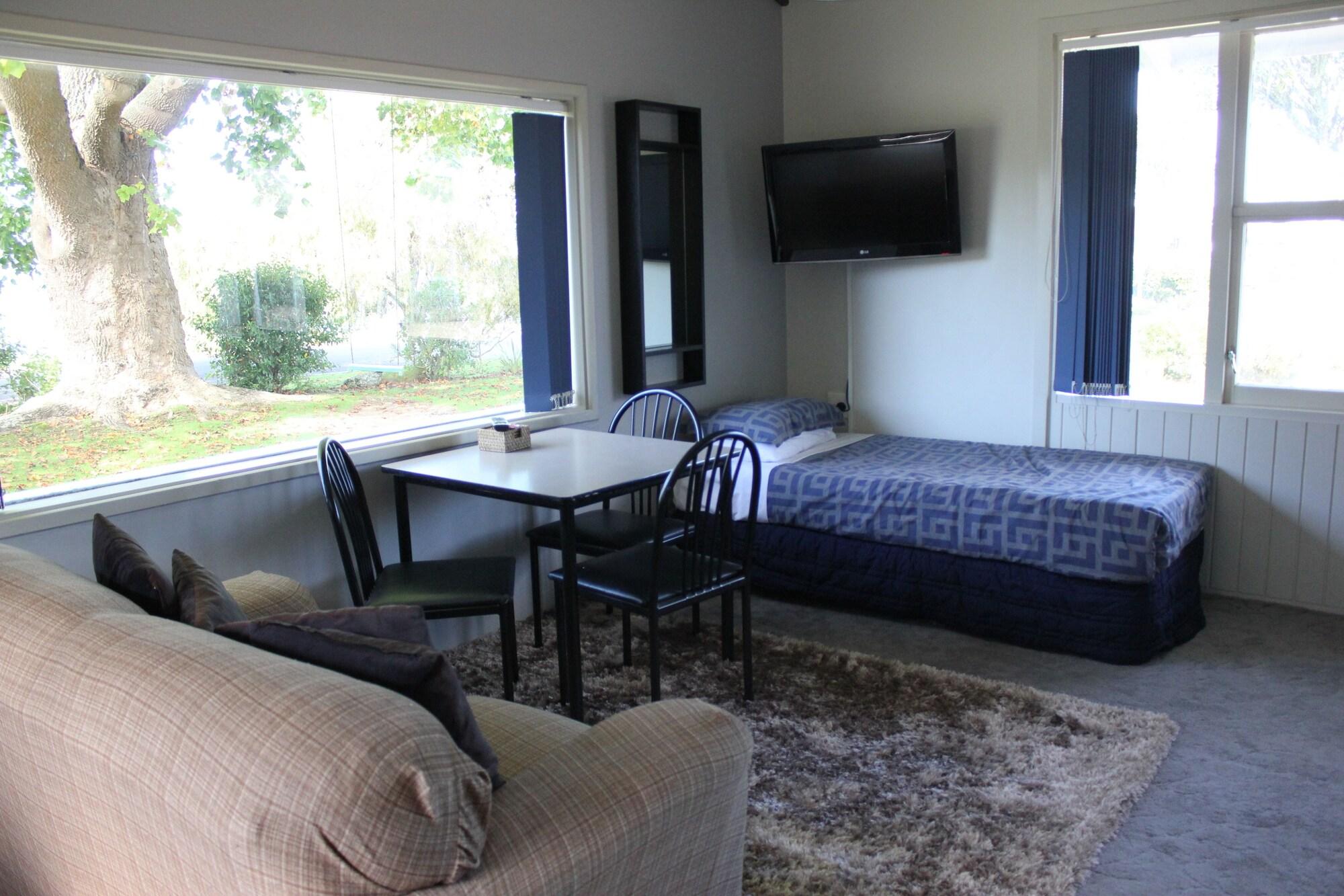 Jack & Di's Lakefront Motel Rotorua