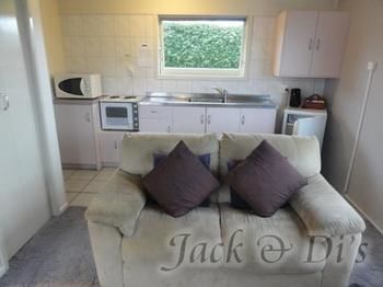 Jack & Di's Lakefront Motel 3*
